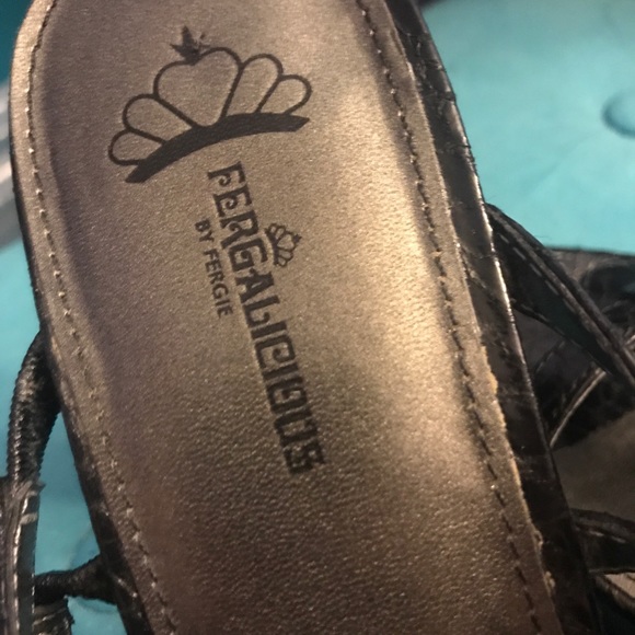 Black shiny high snake skin heels - Picture 5 of 6